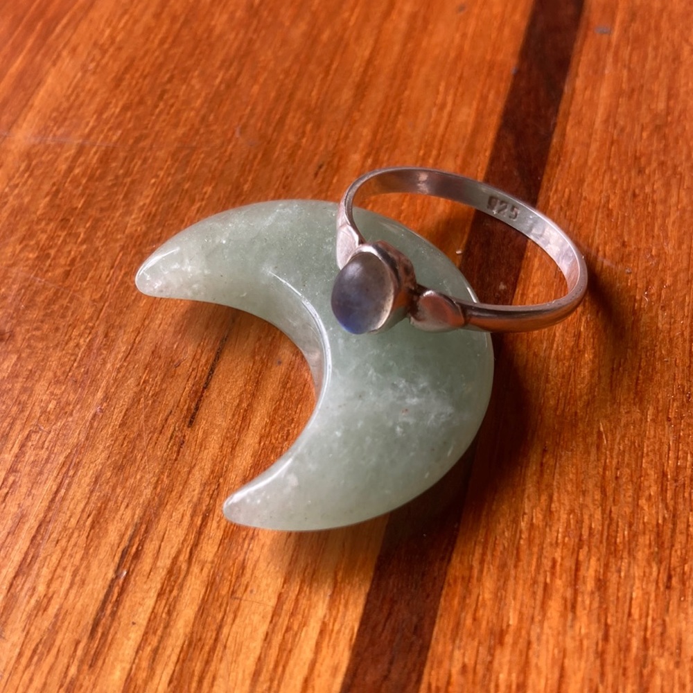 Vintage sterling silver moonstone ring